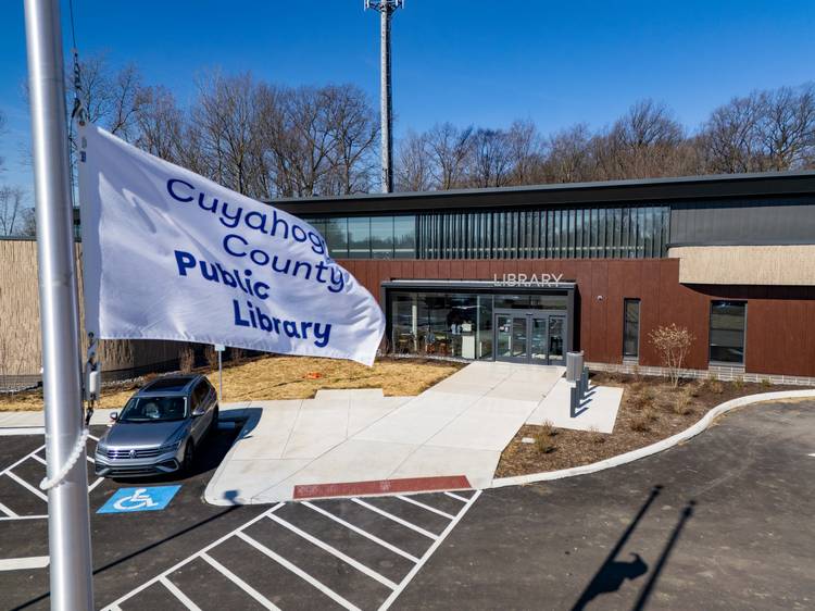 An aerial view of the CCPL Parma Heights Branch's front entrance.